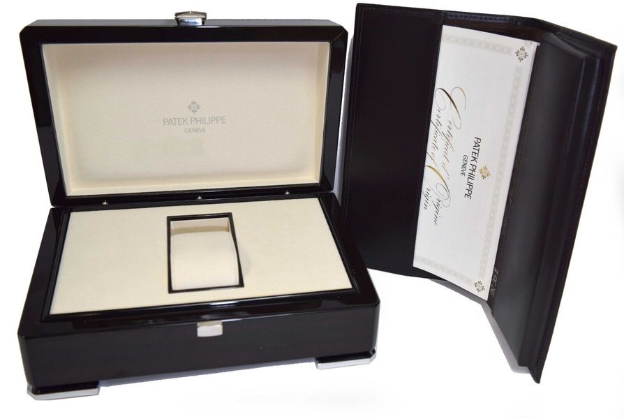 Patek Philippe Nautilus 5712G-001